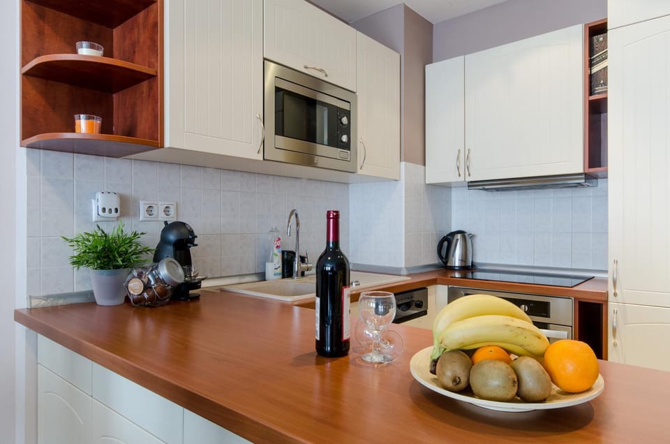 Kitchen or kitchenette, Food and drinks, stove