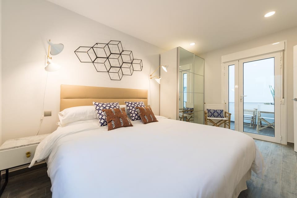 Bed, Balcony/Terrace, Photo of the whole room, Bedroom