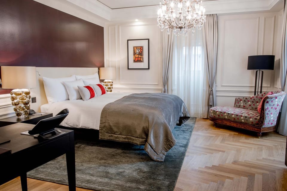 Bed, Photo of the whole room, Decorative detail, Bedroom