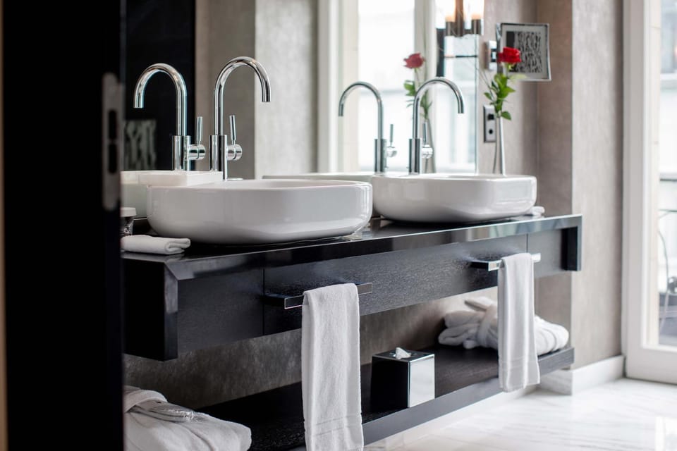 Shower, Toilet, Bathroom, Decorative detail