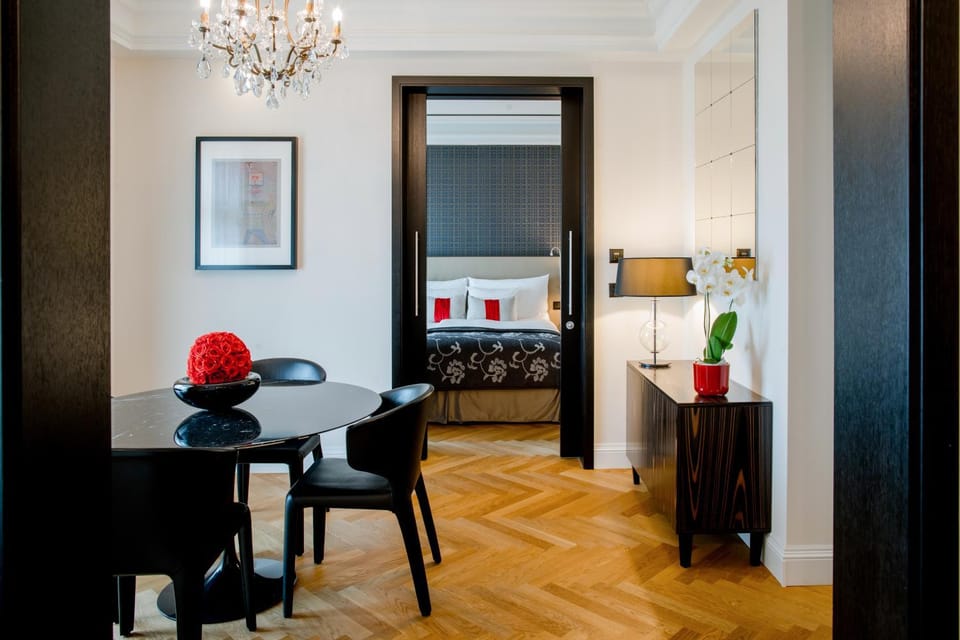 Photo of the whole room, Dining area, Bedroom