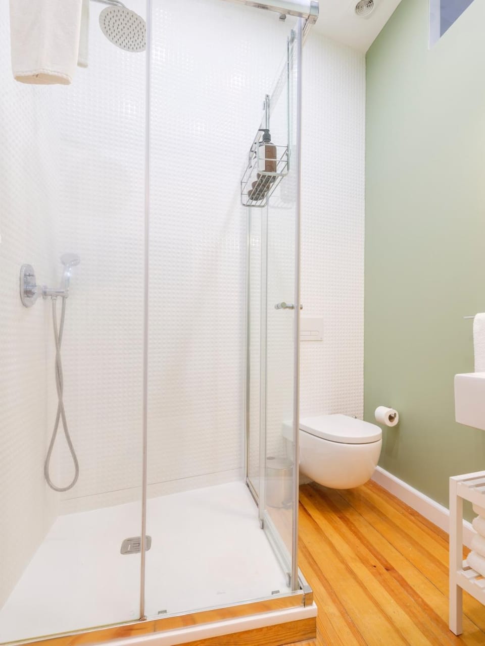 Cozy 1st Floor Flat Central Chiado District With Balconies and AC 19th Century building Apartment in Lisbon
