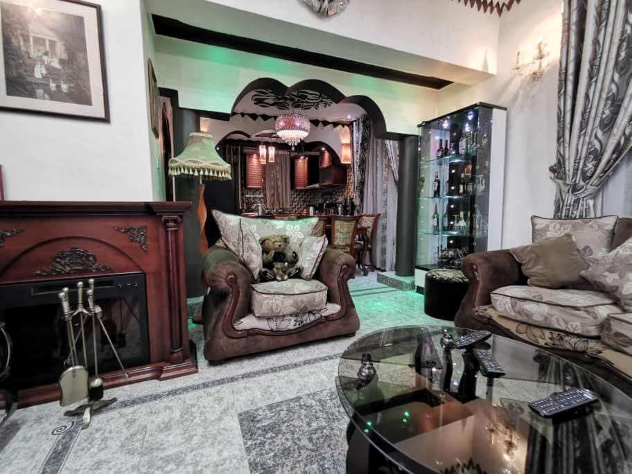 Living room, Seating area, flat iron