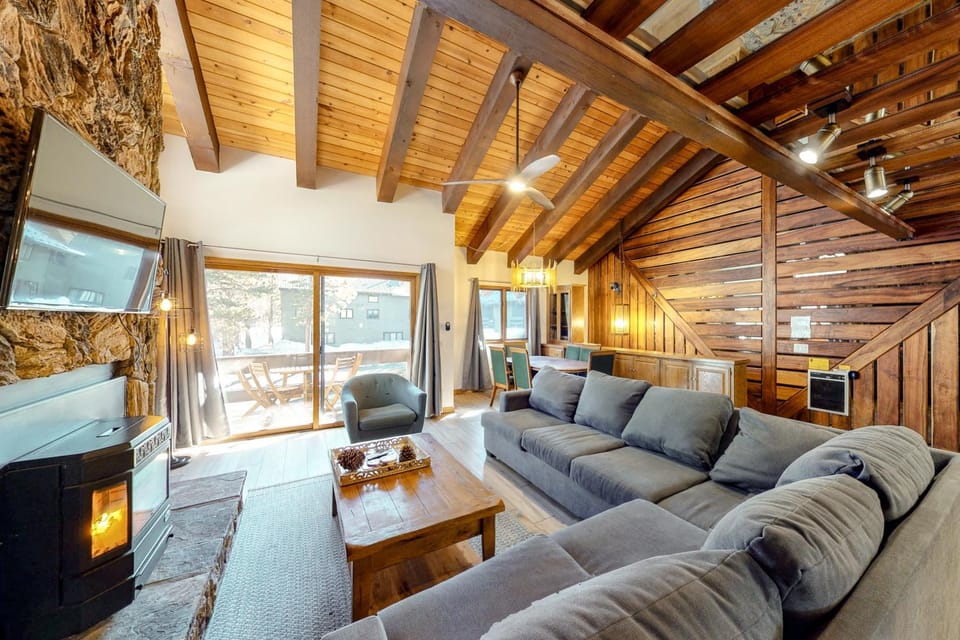 Mammoth Pines 11 Apartment in Mammoth Lakes