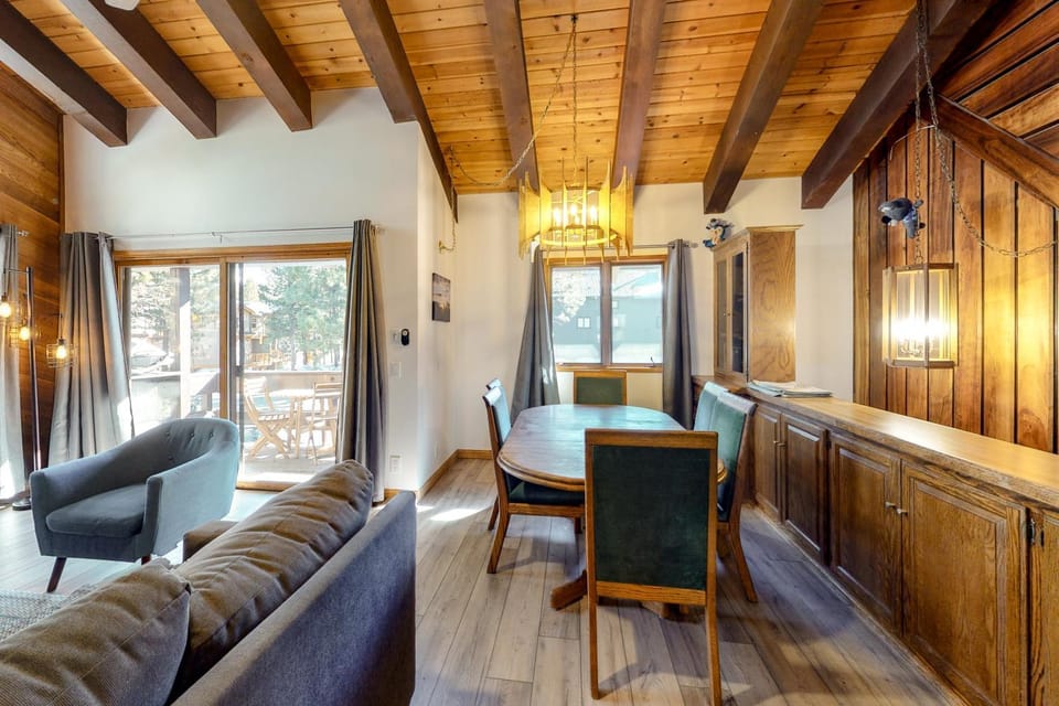 Mammoth Pines 11 Apartment in Mammoth Lakes
