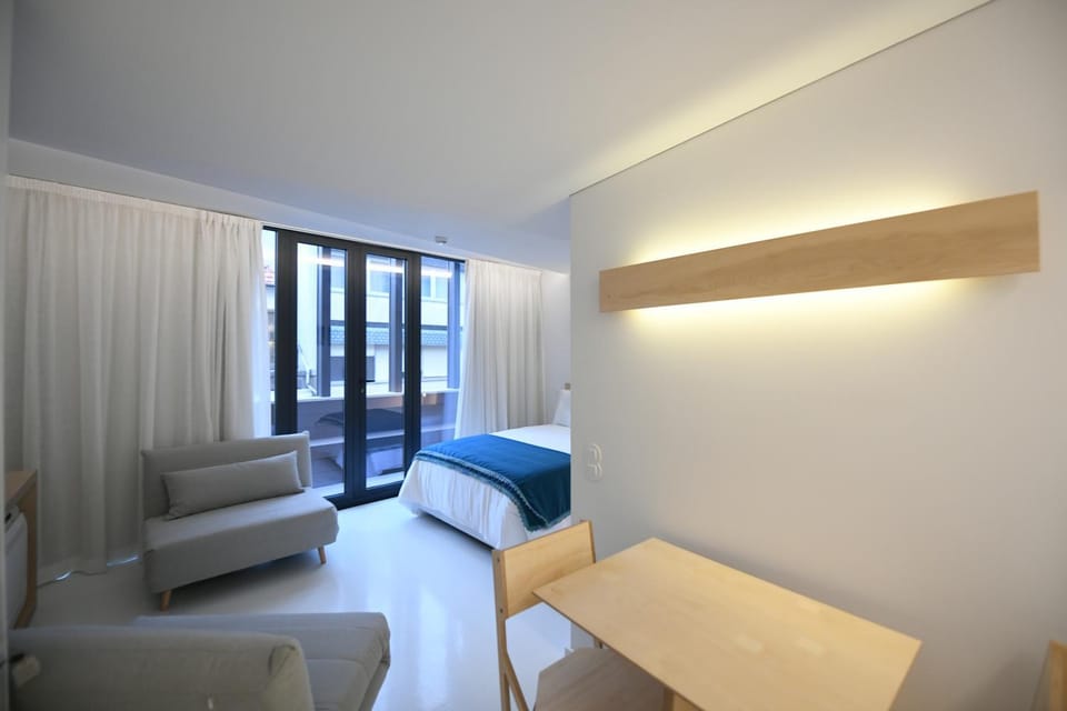 Seating area, Bedroom