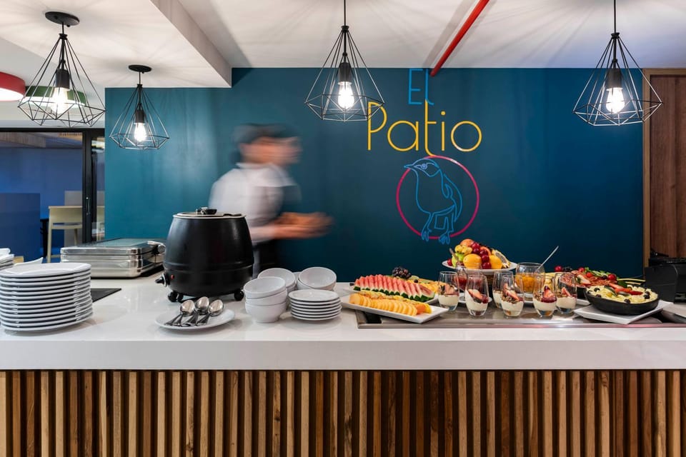 Restaurant/places to eat, Breakfast, Buffet breakfast