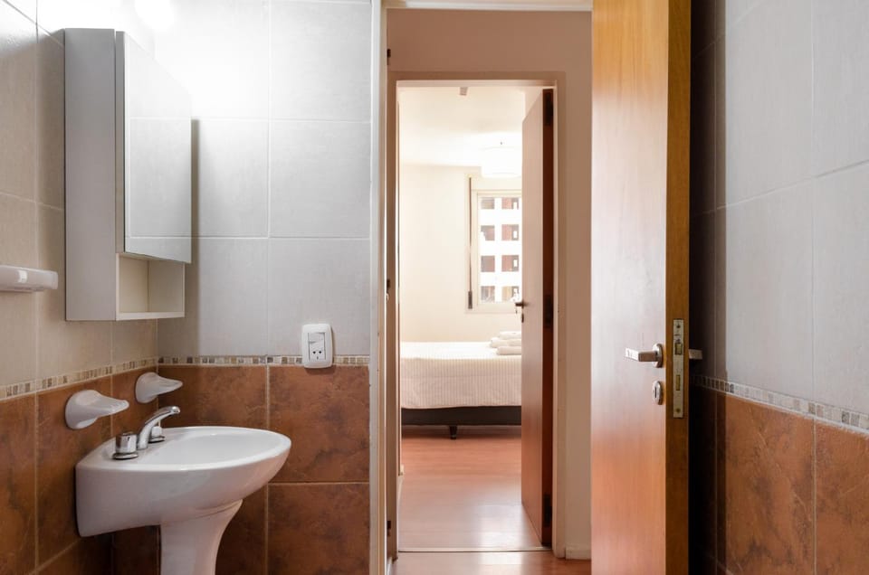 Shower, Toilet, Spring, Day, Bathroom, On site