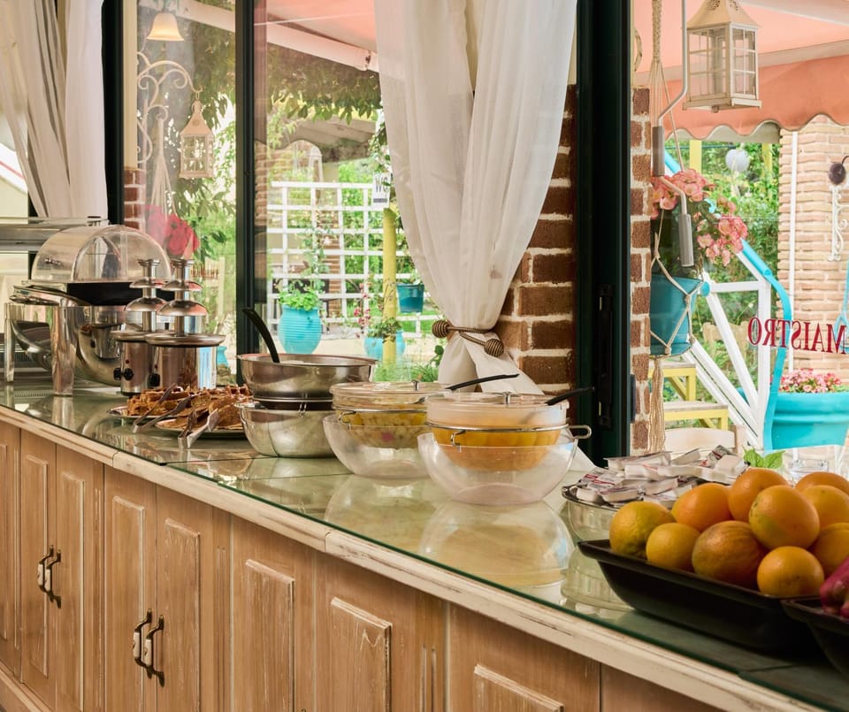 Breakfast, Buffet breakfast