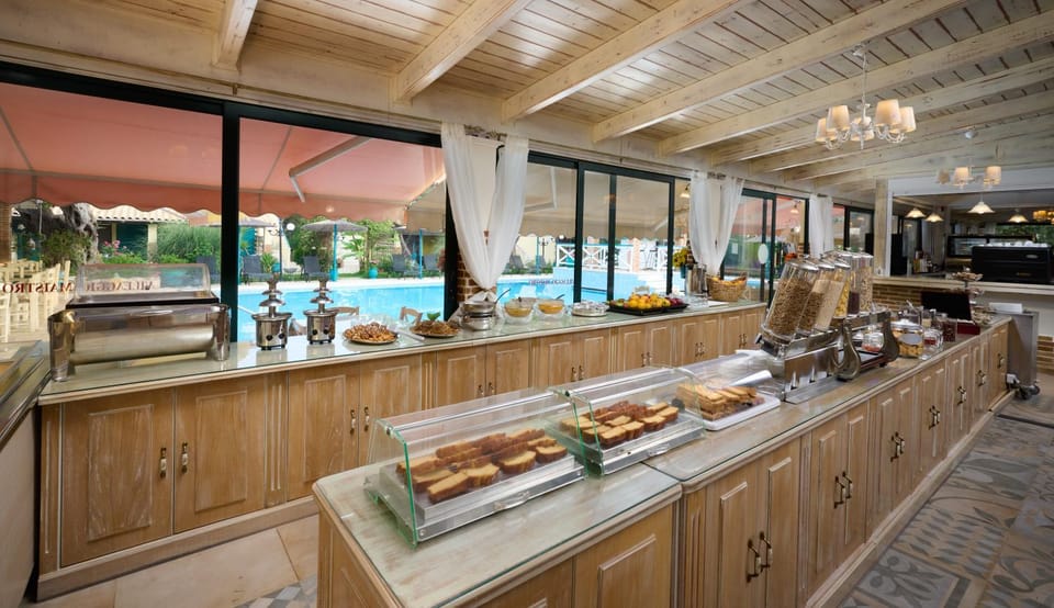 Breakfast, Buffet breakfast