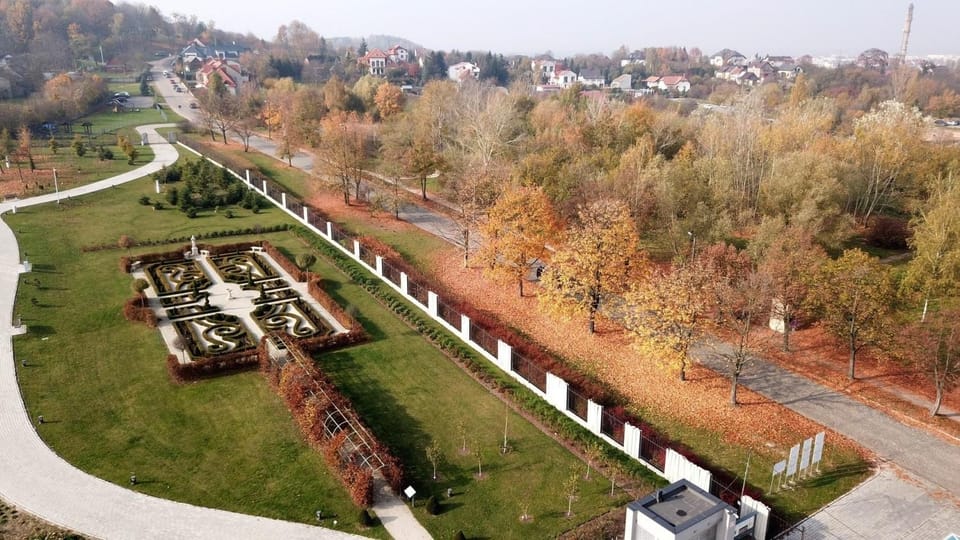 Activities, Bird's eye view, Hiking, Autumn, On site, Garden view