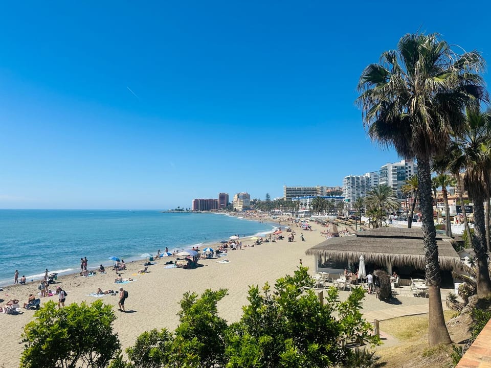 Luxury beachfront apartment in Benalmadena Costa Apartment in Benalmadena