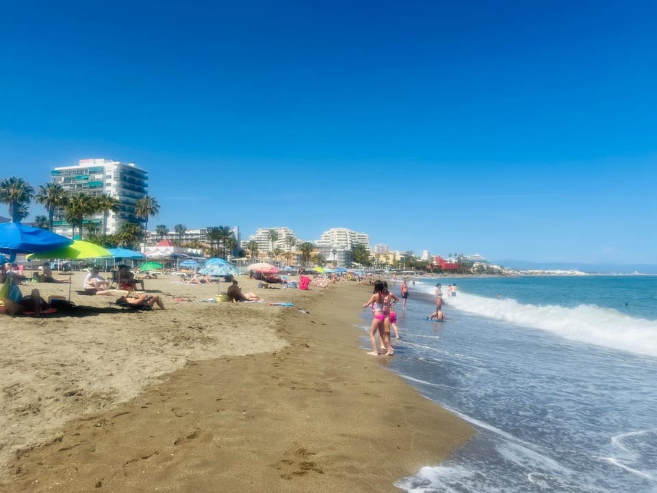 Luxury beachfront apartment in Benalmadena Costa Apartment in Benalmadena