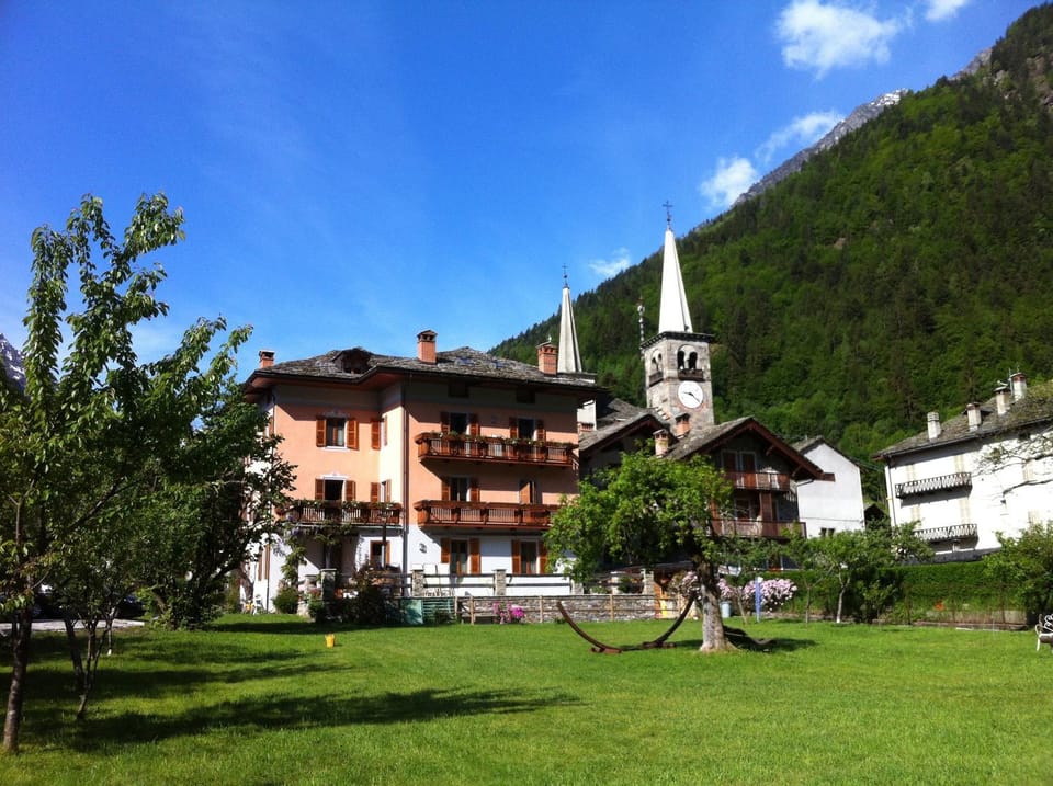 Property building, Garden, Garden view