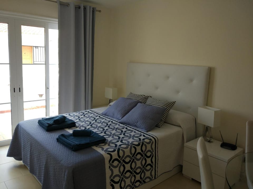 Bed, Photo of the whole room