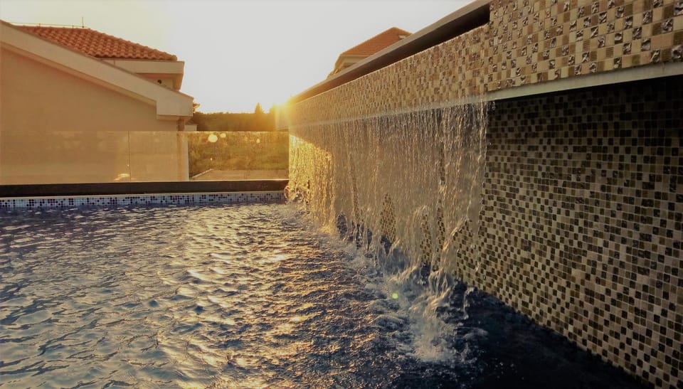 Swimming pool, Swimming pool