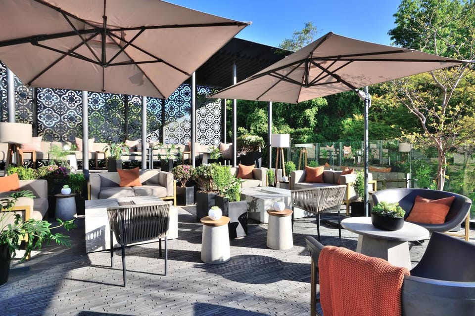 Patio, Lounge or bar