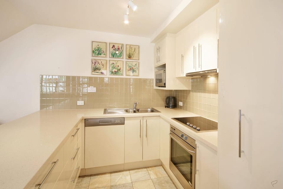 Alderly 10 Little Cove Escape Apartment in Noosa Heads