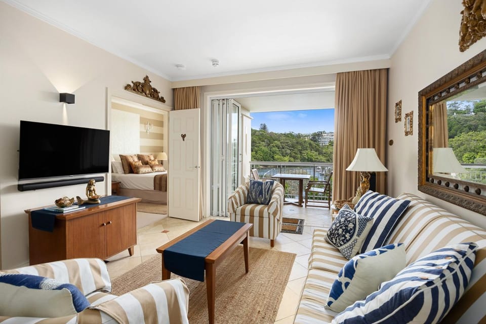 Laguna 432 Charming Baroque Escape Apartment in Noosa Heads
