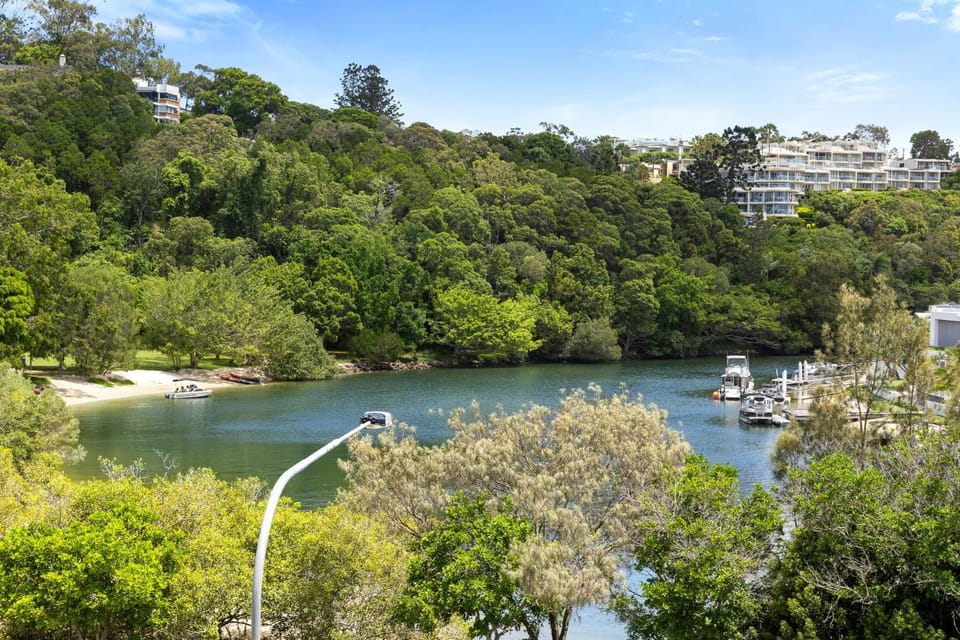 Laguna 432 Charming Baroque Escape Apartment in Noosa Heads
