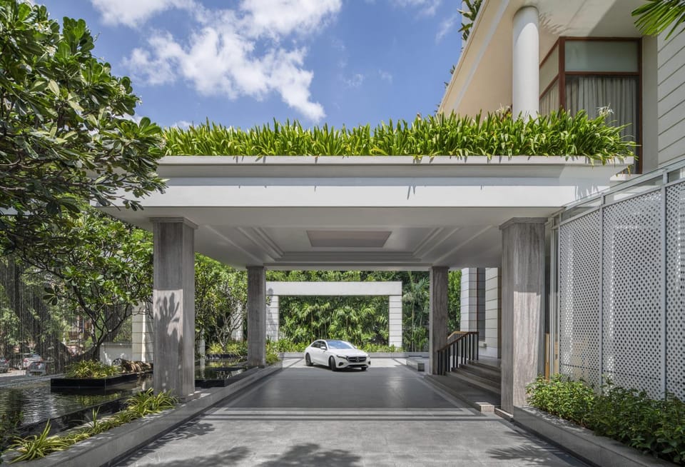 Facade/entrance, Garden