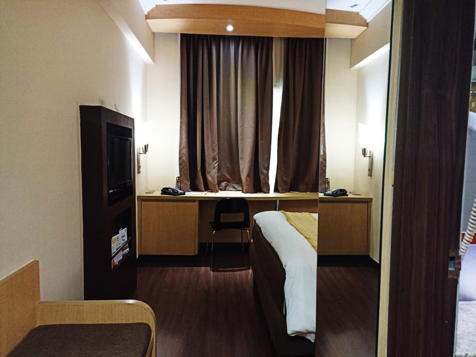 Seating area, Bedroom