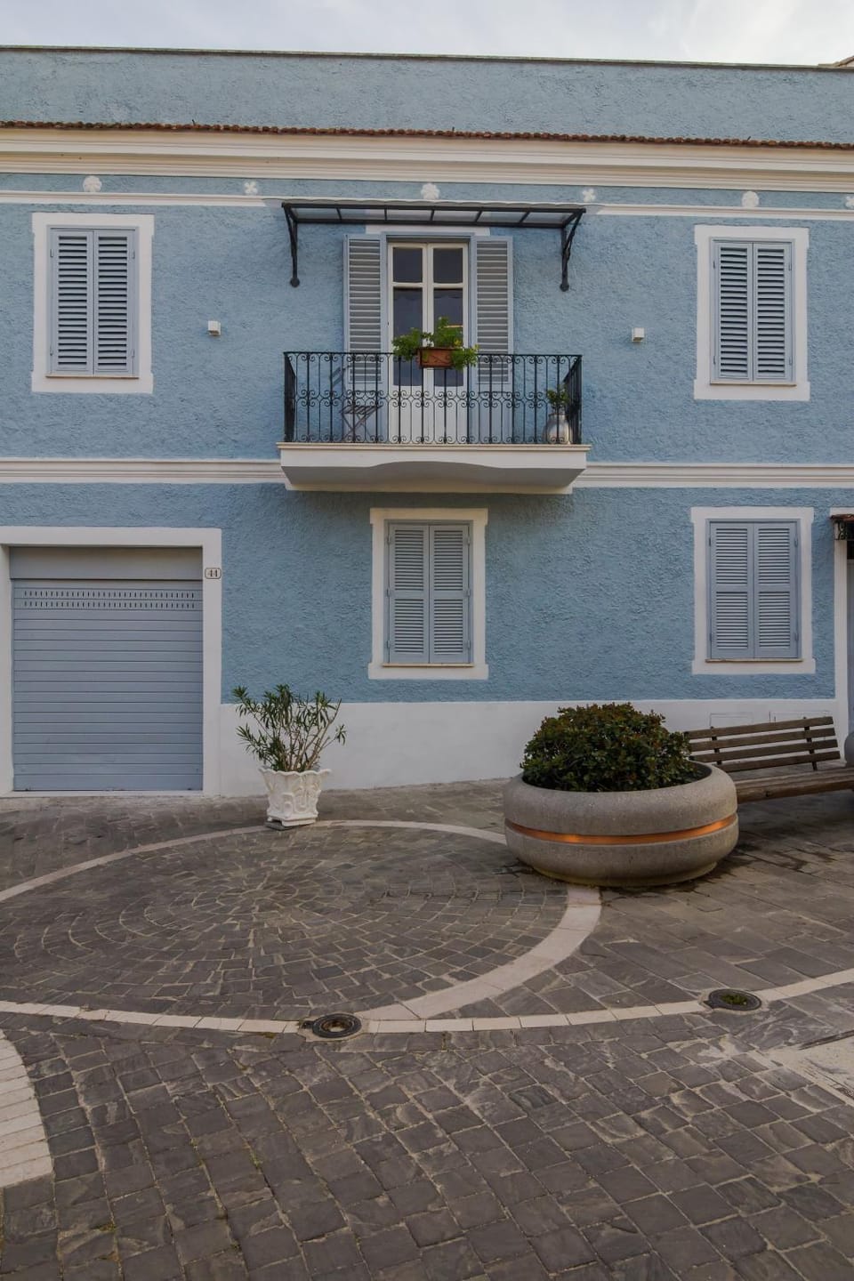 Facade/entrance