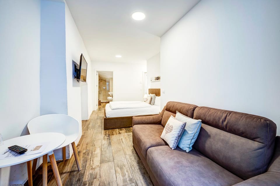 TV and multimedia, Photo of the whole room