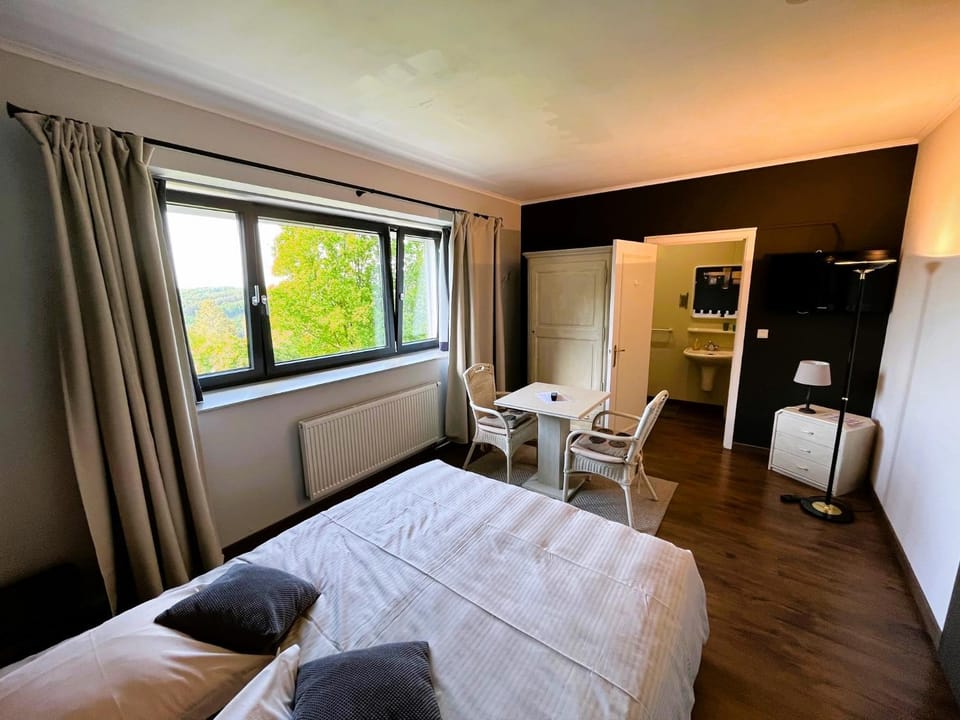 Seating area, Bedroom, Garden view