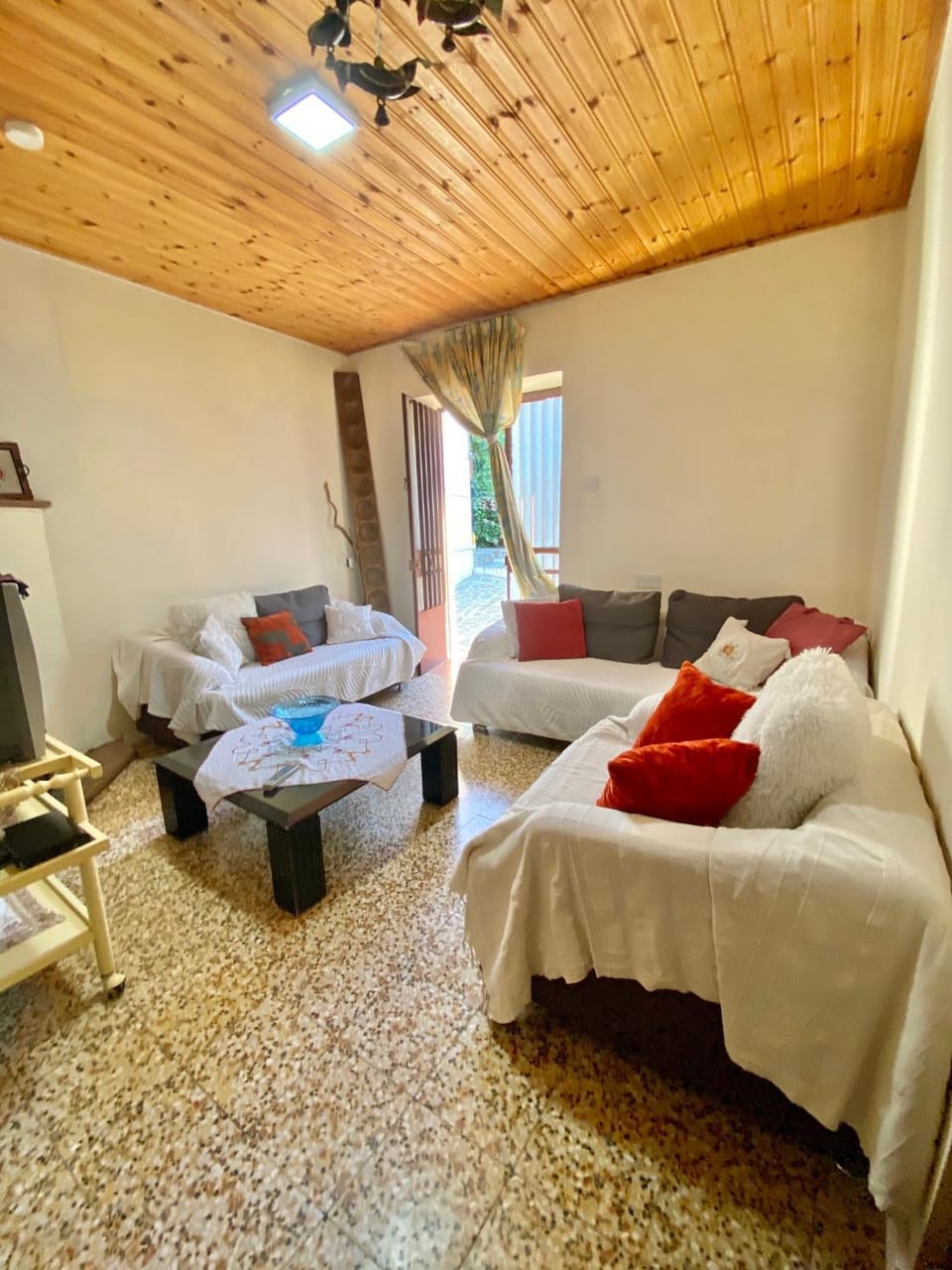 Living room, Photo of the whole room, Seating area