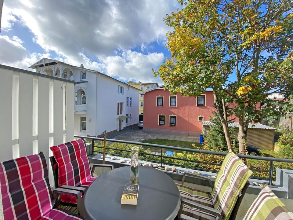Villa Annika - Whg 10 mit Westbalkon Apartment in Sellin