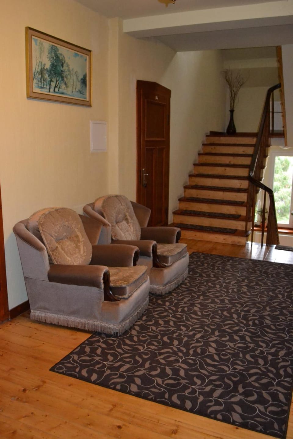 Day, Seating area