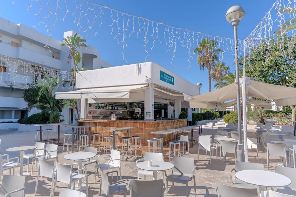 Lounge or bar