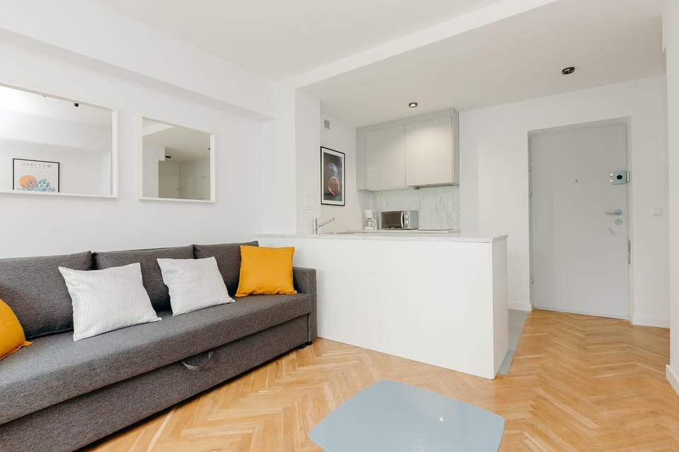 Bed, Living room, Seating area
