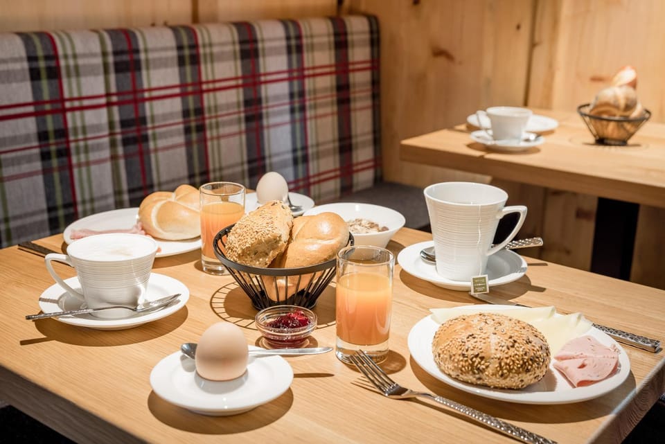 Breakfast, Buffet breakfast