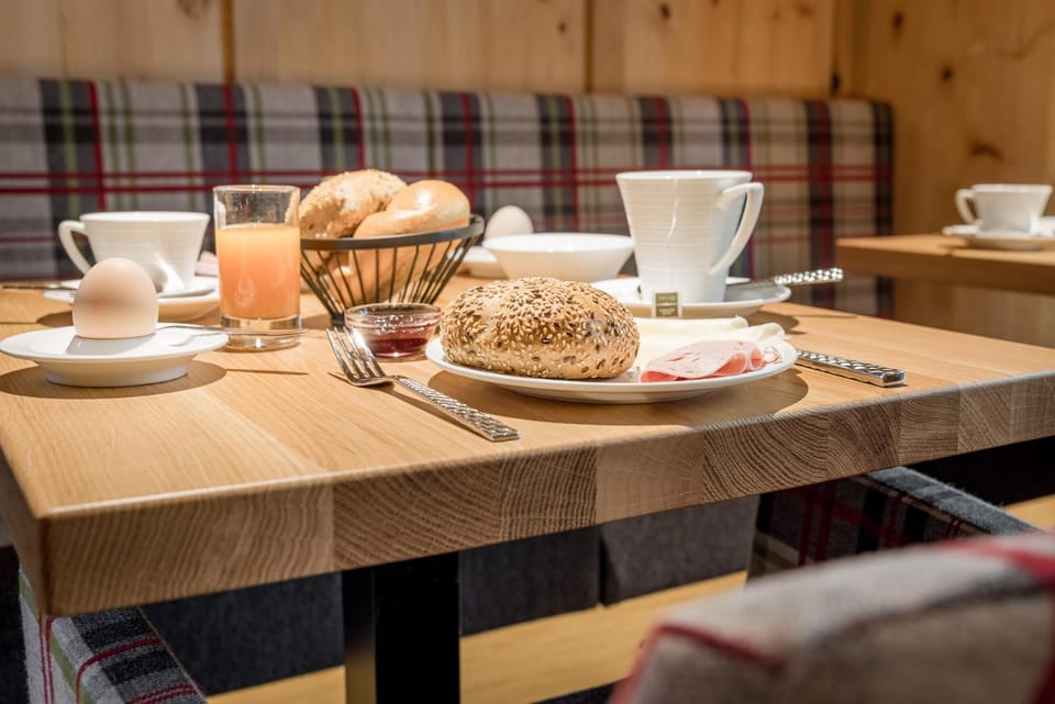 Breakfast, Buffet breakfast