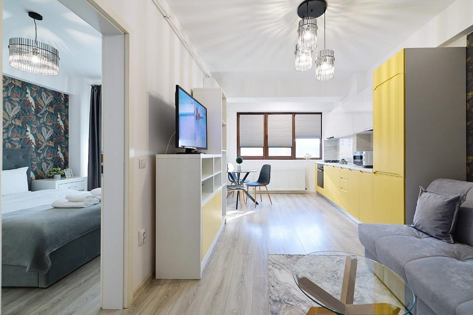 Bed, TV and multimedia, Kitchen or kitchenette, Living room, Photo of the whole room, Seating area, Dining area, Bedroom, internet