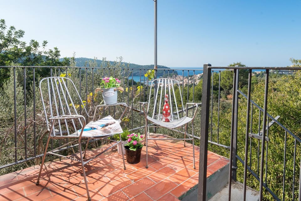 Can Divertit House in Raiguer