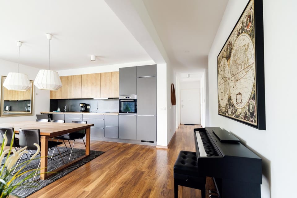 Kitchen or kitchenette, Dining area, dishwasher, oven