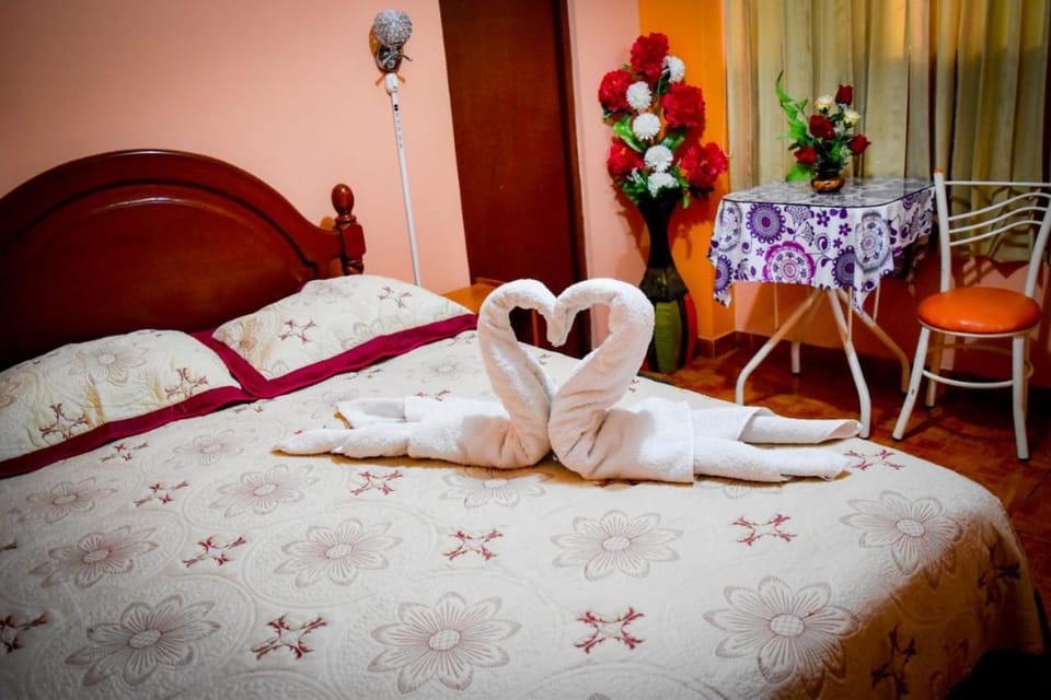 Photo of the whole room, Bedroom, towels