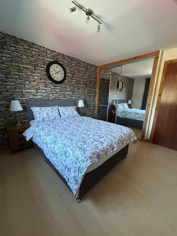 No 52 - Apartment with Lounge and Dining Area - No kitchen Bed and Breakfast in Ullapool