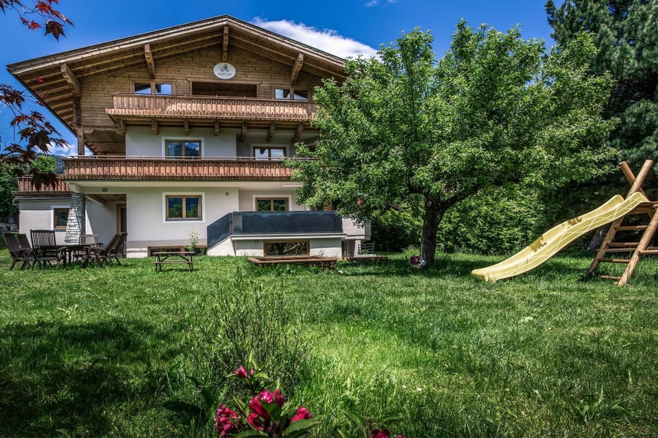 Property building, Day, Summer, Garden