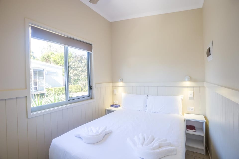 Fingal Bay Holiday Park Campground/ 
RV Resort in Fingal Bay