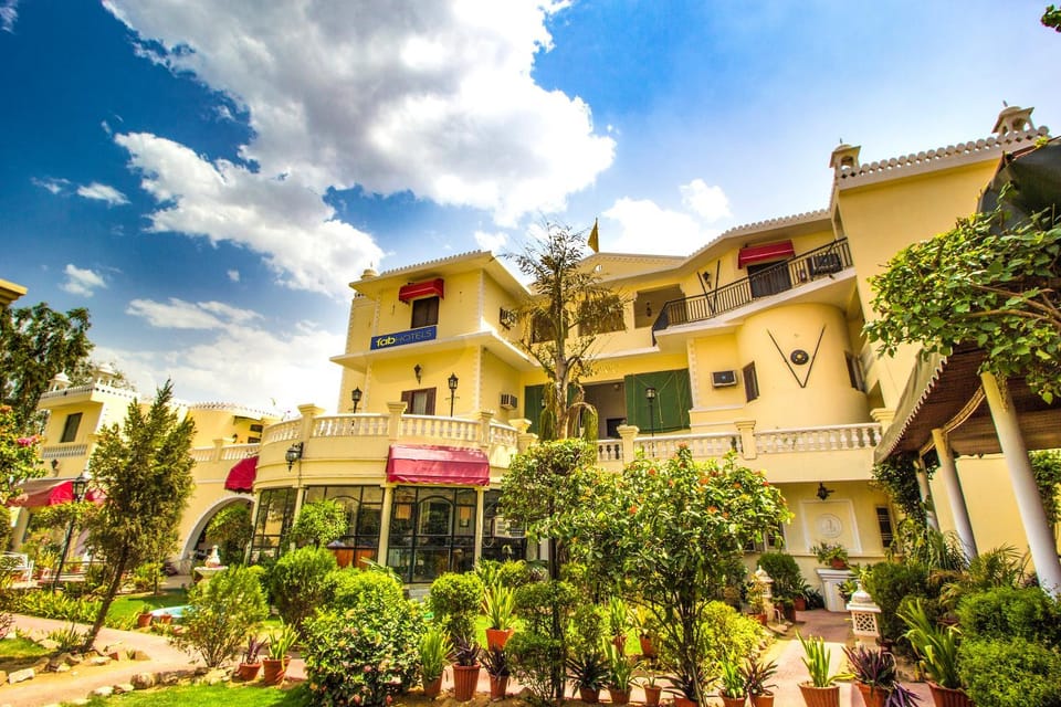 Property building, Facade/entrance, Bird's eye view