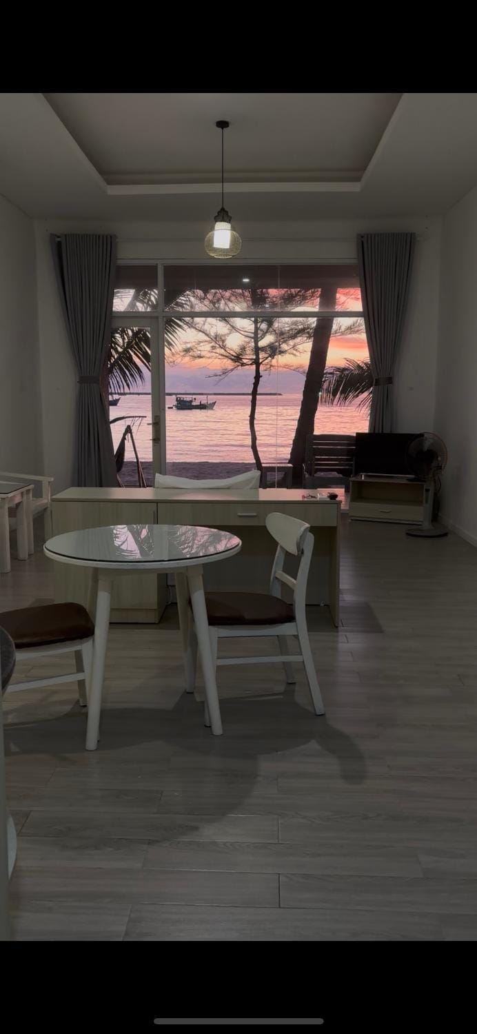 HS Beach House Phu Quoc Island Bed and Breakfast in Phu Quoc