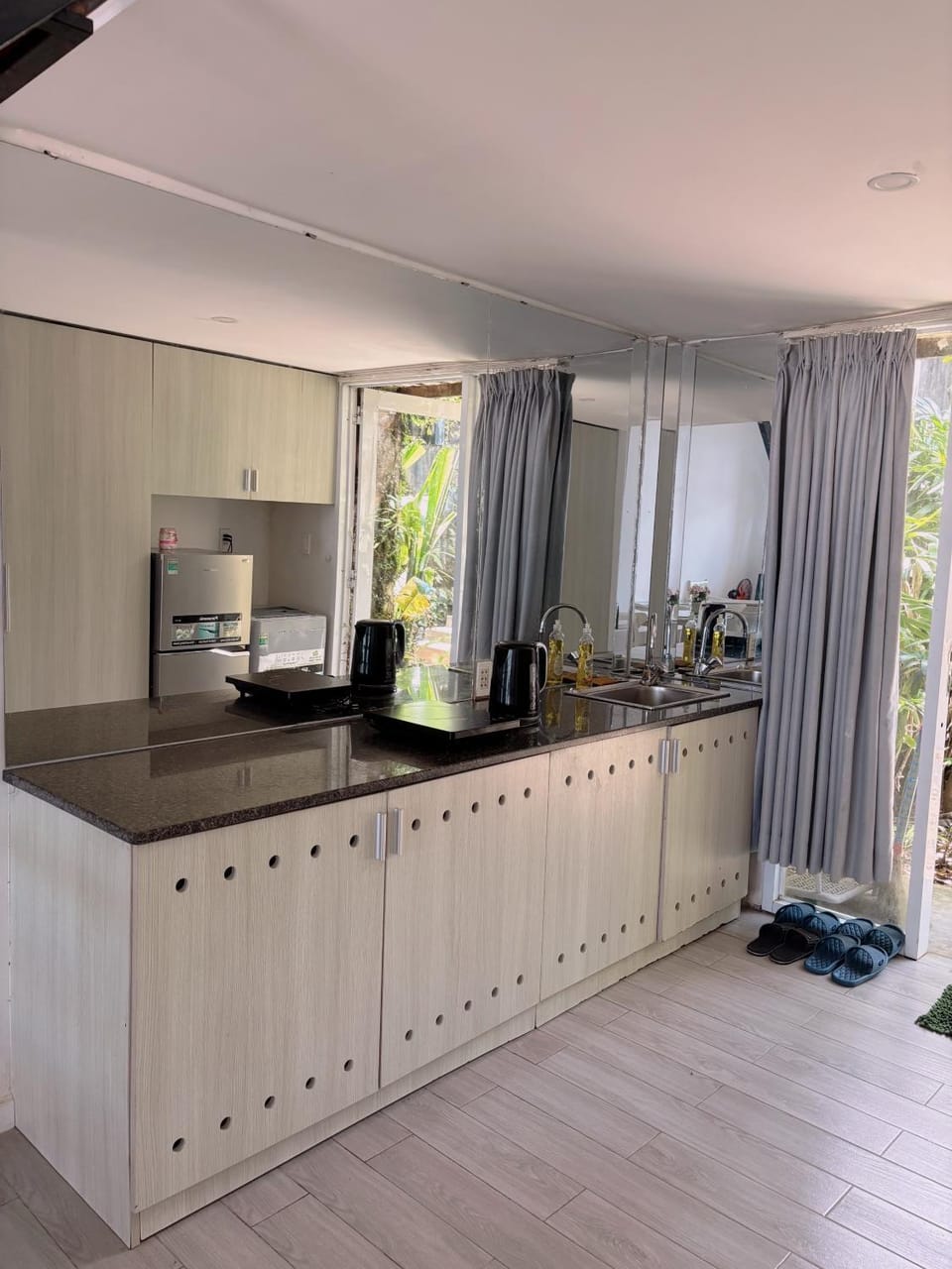 HS Beach House Phu Quoc Island Bed and Breakfast in Phu Quoc