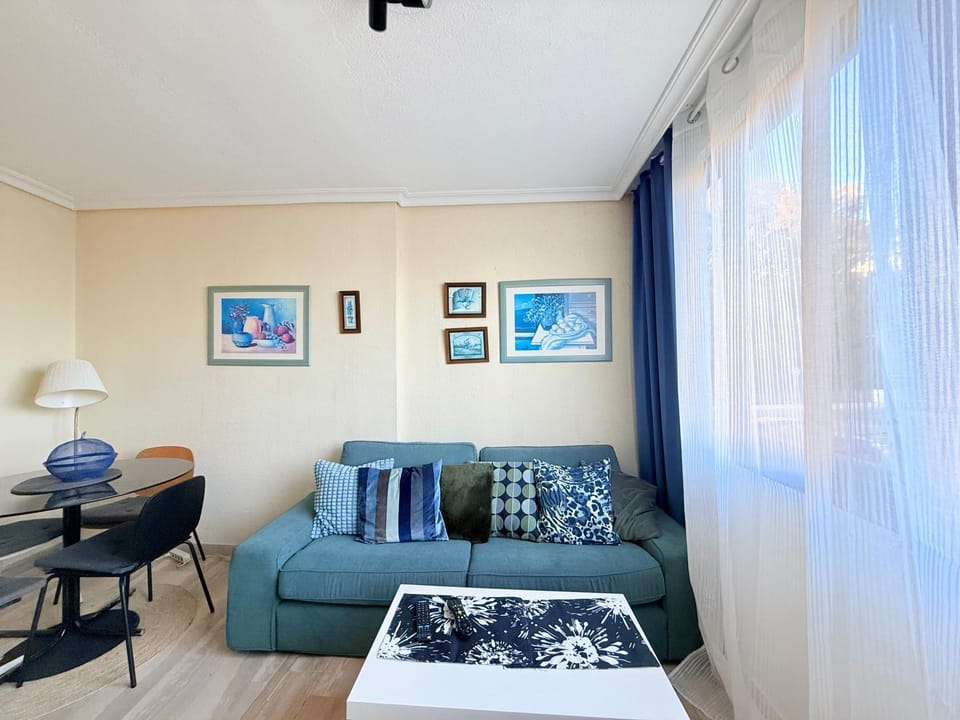 Apartment with Beach Views Apartment in Fuengirola