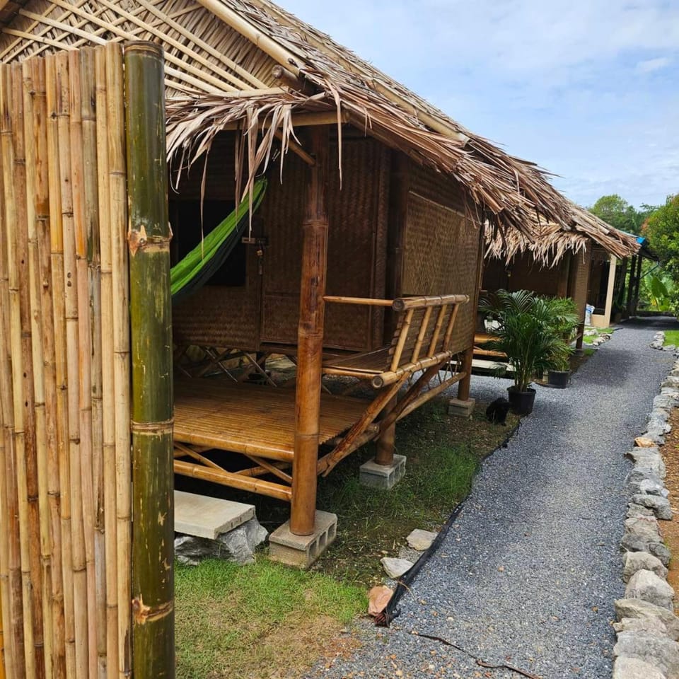 Long beach simple House Bed and Breakfast in Sala Dan