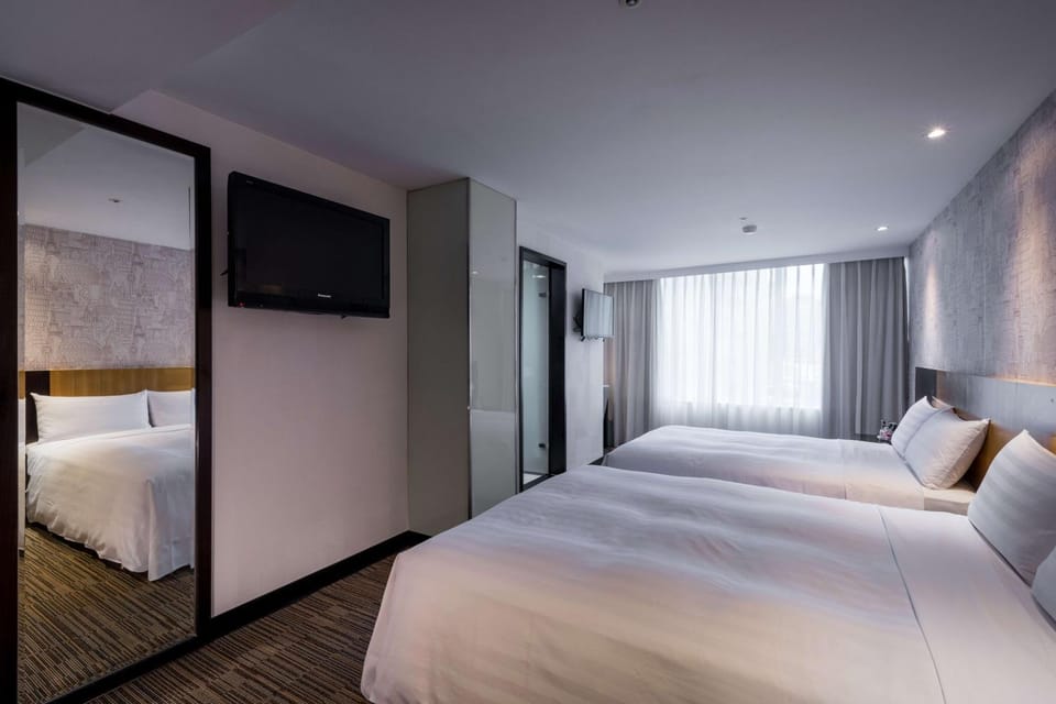 Bed, Photo of the whole room