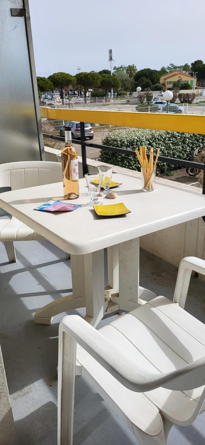 Cigale de Mer 100 m from the beach and the town center of Le Grau-du-Roi Apartment in Le Grau-du-Roi